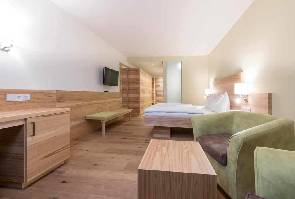 Hotel Leonhard Леоганг Екстериор снимка