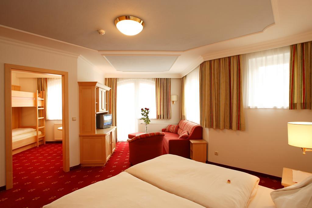 Hotel Leonhard Леоганг Екстериор снимка