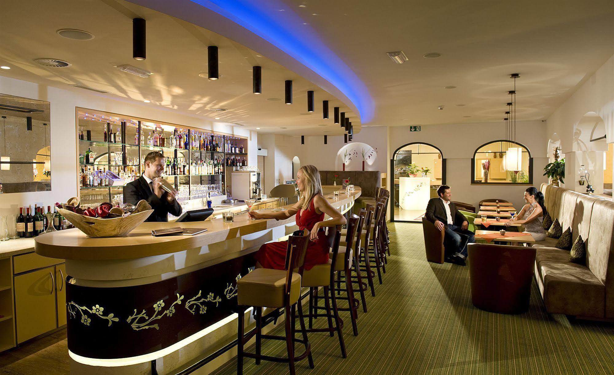Hotel Leonhard Леоганг Екстериор снимка